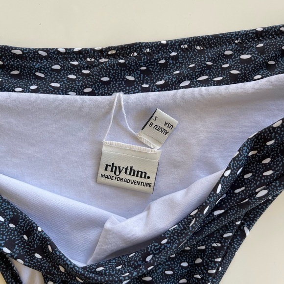 Rythm Pebble Front Tie Bikini Top and Bottom - S/M - Picture 9 of 10
